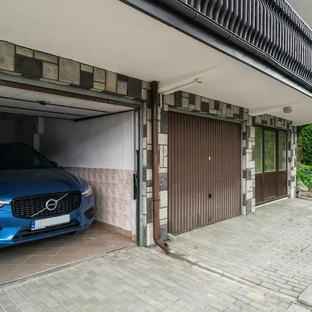 Apartament Kameralny Apartament Chateau Karpielówka Kościelisko z widokiem i wlasnym garażem